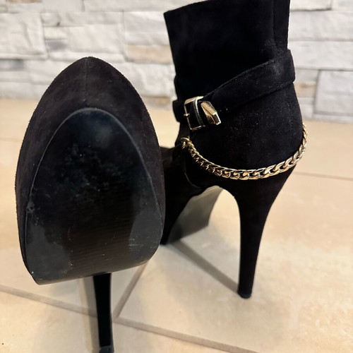 Heels with buckle velvet like new, 12cm heel size 38