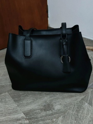 Caprice large hand bag used