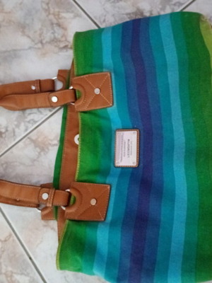Τσάντα Liz Claiborne μεταχειρισμένη με μικρά σημαδάκια, ευρύχωρη