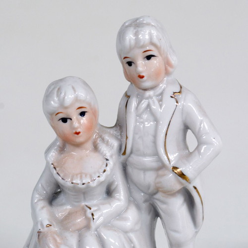 Porcelain decorative couple used, romantic moment of the '80s