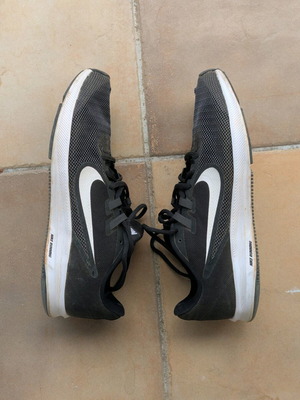 Nike παπούτσια για τρέξιμο μεταχειρισμένα, μέγεθος 45.5, μαύρο και λευκό
