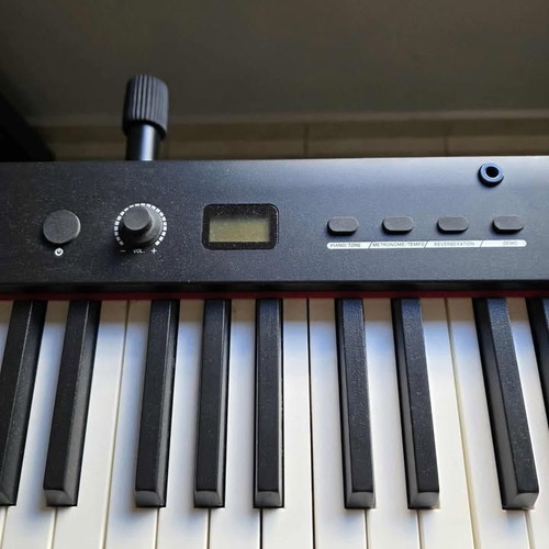Moukey MEP-120 electric piano like new with 88 weighted keys and accessories
