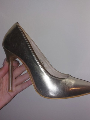 Gold high heels used, very good condition, size 37