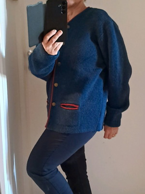 Vintage μαλλινη ζακέτα Laura Ashley σαν καινούργιο, μπλε με μπορντώ λεπτομέρειες