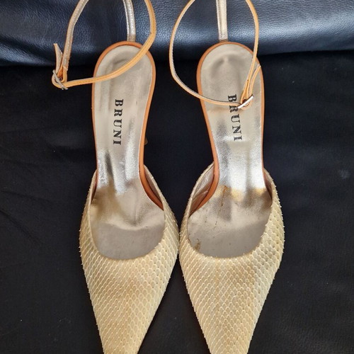 Bruni pointed shoes orange new, size 39