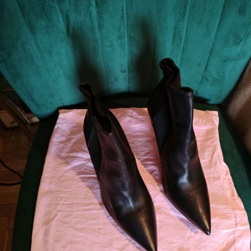Ovye leather ankle boots like new, size 40, black