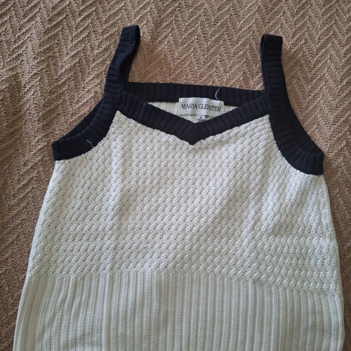 Women's knitted tank top small, like new, white and blue