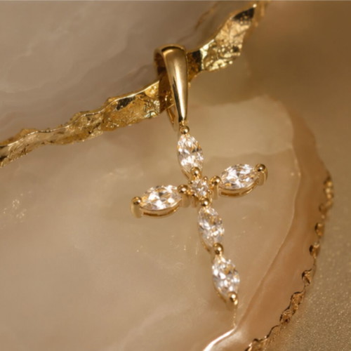 Silver cross 925 gold plated with moissanite, like new
