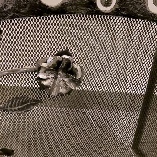 Fireplace screen like new from a reputable store