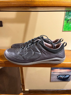 Ecco women's sports shoes used, size 39, gray