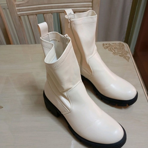Voi and noi white boots size 39 like new, unworn