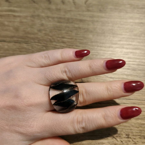 Murano Glass ring new, modern black and gold design
