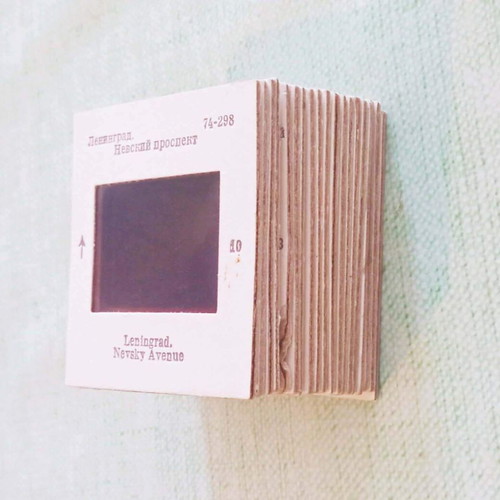 Vintage Leningrad slide viewer used with 19 slides gift