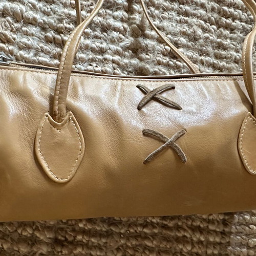 Vintage Vera Pelle leather barrel shoulder bag like new, beige