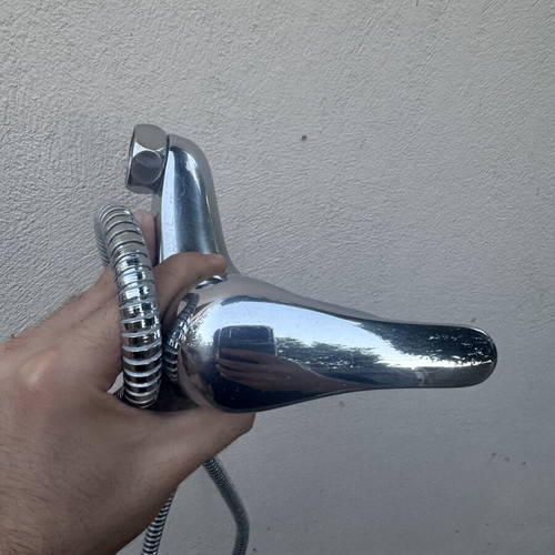 Bathtub faucet used in very good condition