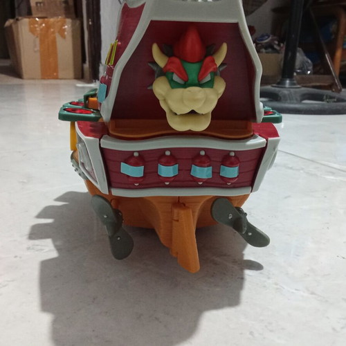 Super Mario Deluxe Bowser's Airship Playset like new