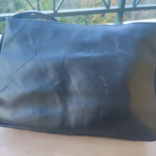 Leather bag with fringes il gatto like new