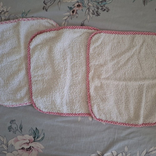 Baby towels like new, pack with various sizes and designs