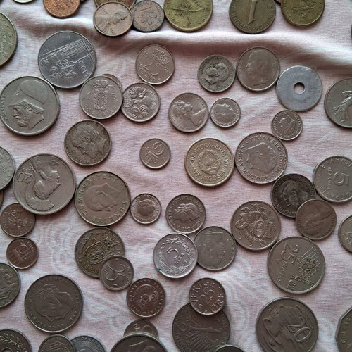Coins used, pack of 255 pieces from various countries