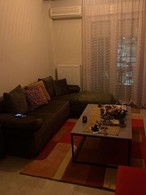 Χαλιά σαν καινούργια, σετ 2 με διαστάσεις 160x230cm και 150x180cm