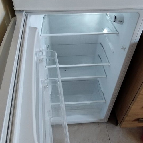 Morris fridge freezer, like new, 140cm height