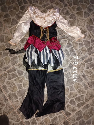 Carnival pirate costume like new, for ages 7 to 9