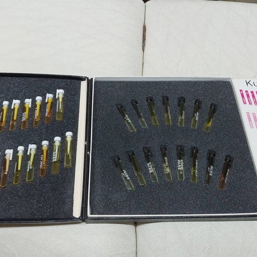 LR collectible perfume sample set