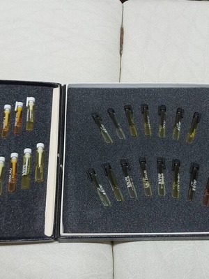 LR collectible perfume sample set