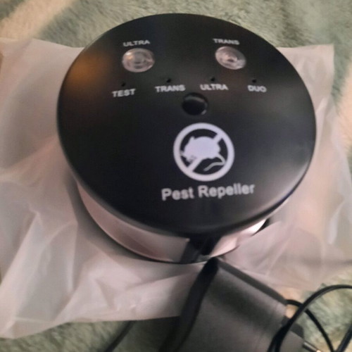 Ultrasonic pest repeller for cats and rodents new, solar powered