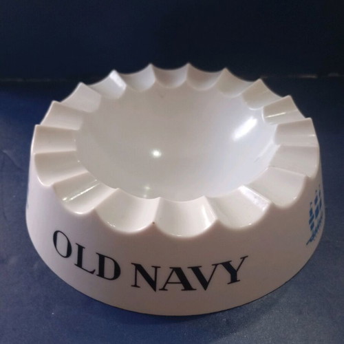 Advertising ashtray used plastic Papastratos Old Navy vintage