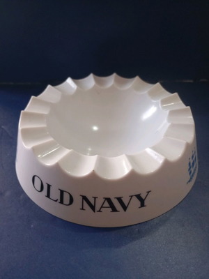 Advertising ashtray used plastic Papastratos Old Navy vintage
