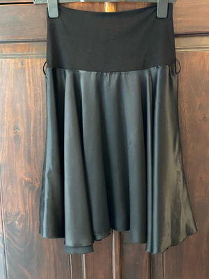 Μεταξωτή φούστα Danoff μαύρη σαν καινούργια, μέγεθος M