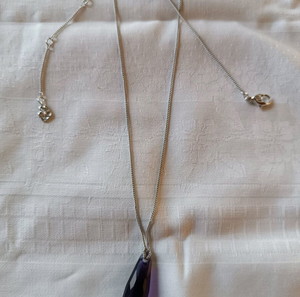 Swarovski κολιέ καινούργιο αφορετο με μωβ κρύσταλλο
