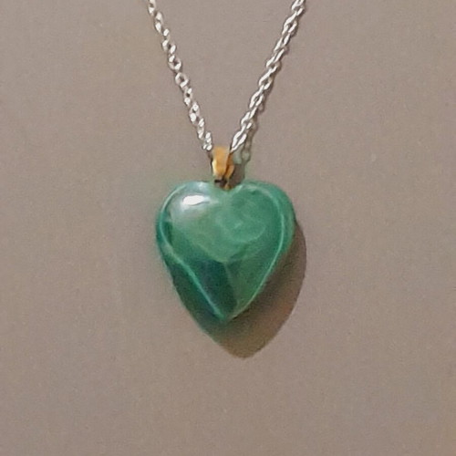 Heart-shaped necklace new from malachite with 55 cm silver chain
