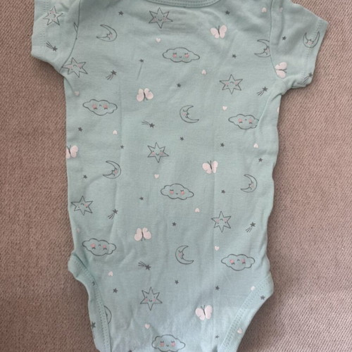 Carter's bodysuit like new for 6 months old