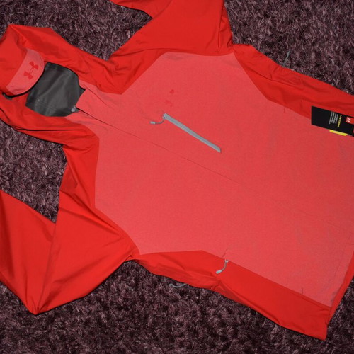 Under Armour Gore Tex Jacket size L new, red