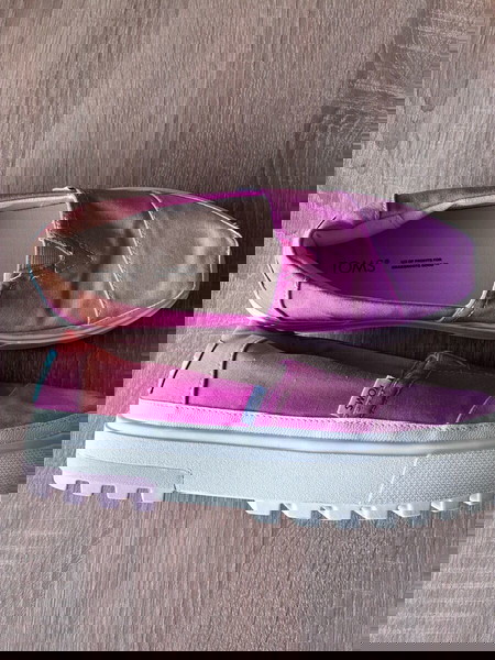 Toms platform