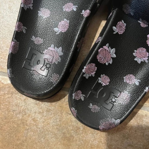 DC Shoes Slides floral used, size 36-37, black and purple