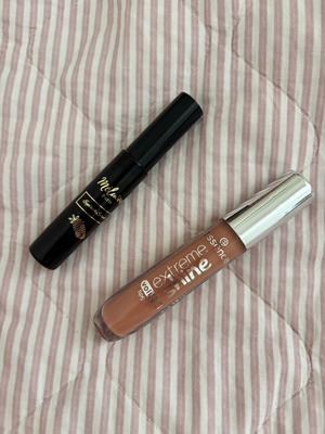 Serum βλεφαρίδων και Essence Extreme Shine Volume Lipgloss καινούργια