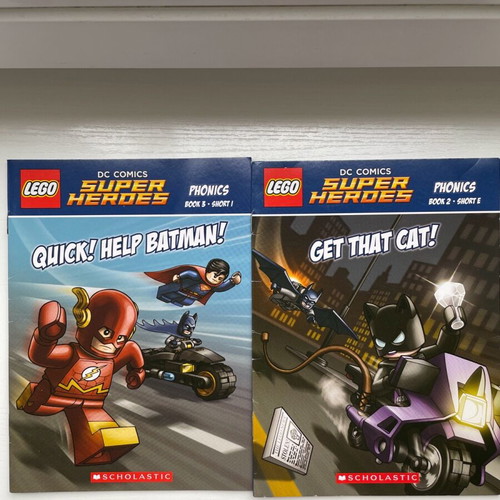 Lego DC Comics Super Heroes set mint condition with 10 comics and 2 books