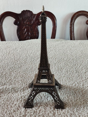 Metal Eiffel Tower decorative model, 22cm bronze finish