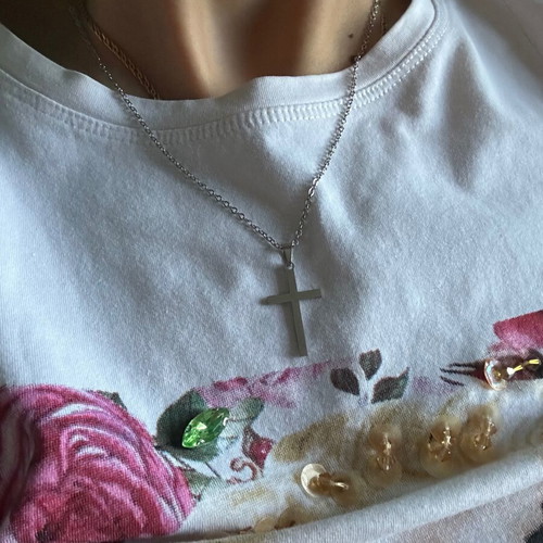 Steel cross necklace silver color, chain length 22 cm