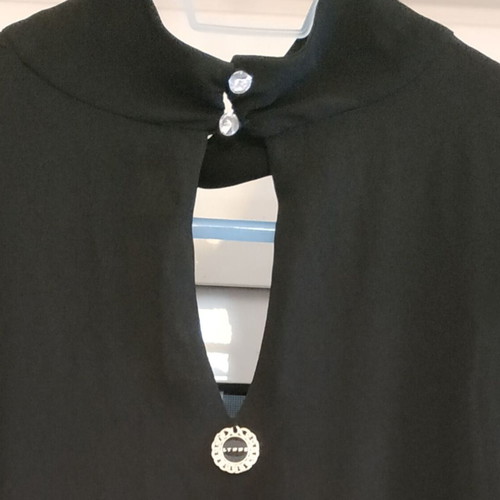 Lynne blouse black, like new, size L
