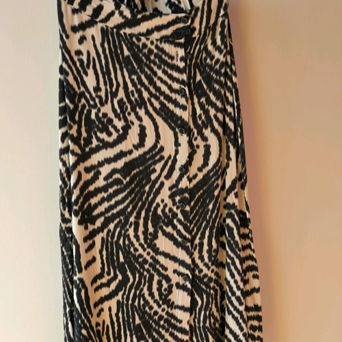 Namaste midi skirt like new, black and white