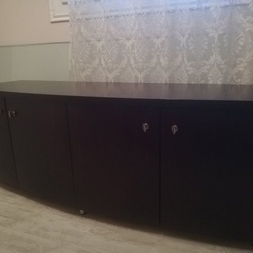 Wooden living room unit like new with glass cabinet and lighting