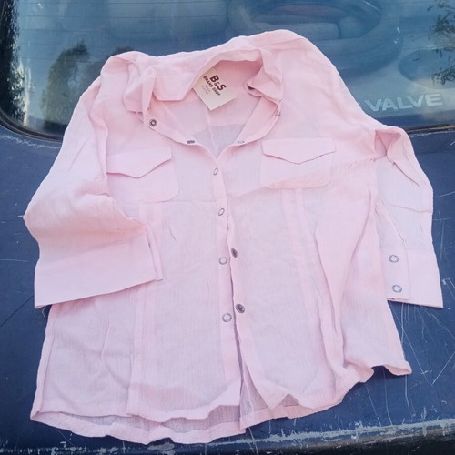 Women's fashion bundle, 6 different designs, blouses, dresses, shirts