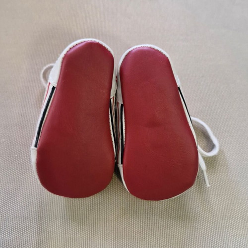 Baby booties, 2 pairs