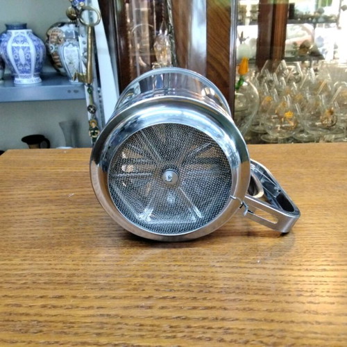 Metal hand sifter new for flour