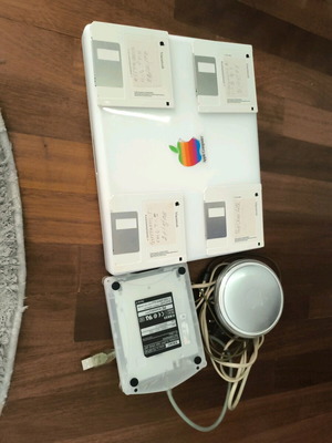 Apple iBook G3 M6497 (2001) like new with accessories