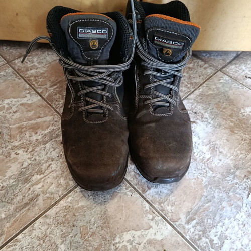 Giasco safety shoes, brown, size 42.5